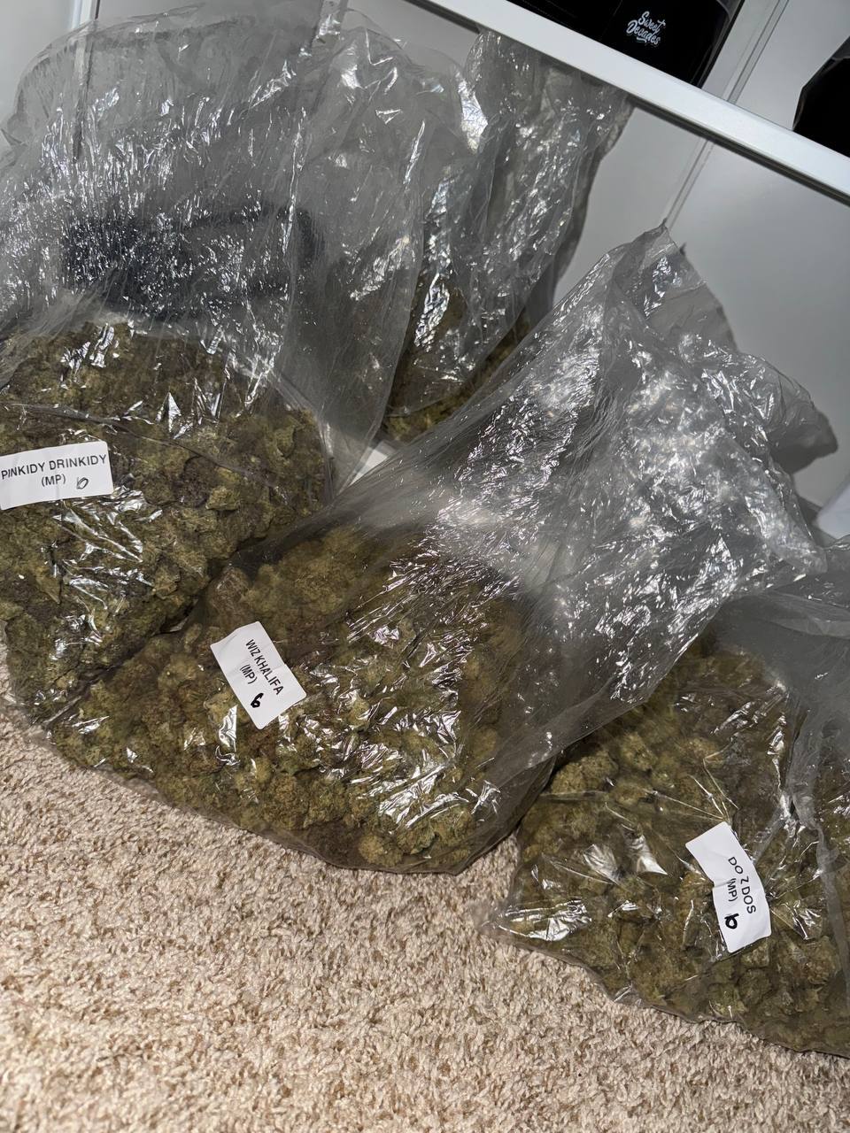Box 1 of 2 buds are fire for the price great nose and super sticky