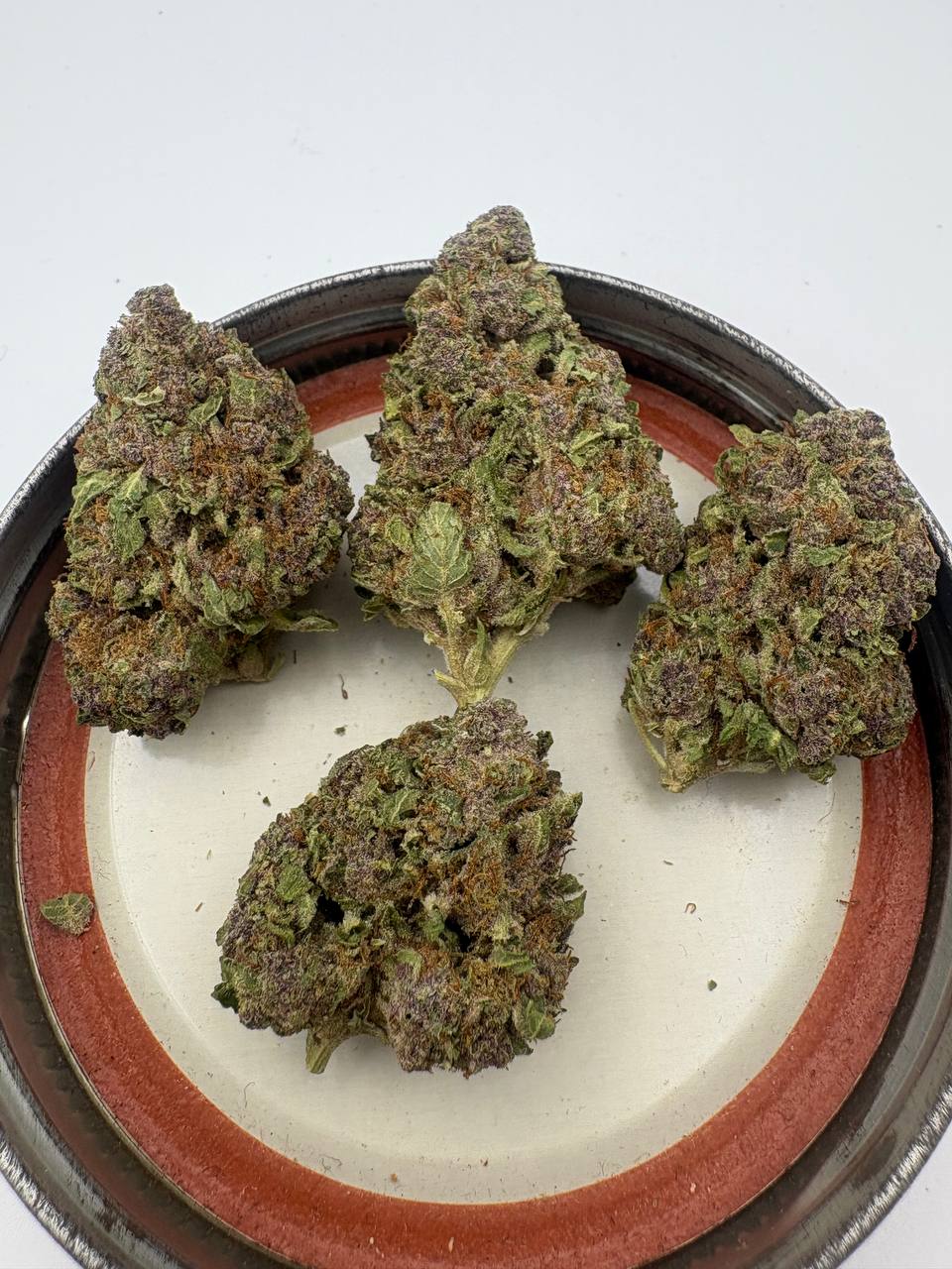 Trop cherry the nose on this is retardeddddd. Block berry might even beat it on the nose job but I didn’t take a picture of that strain yet. Every regular light dep bag I’ve opened has been a banger these past couple of months